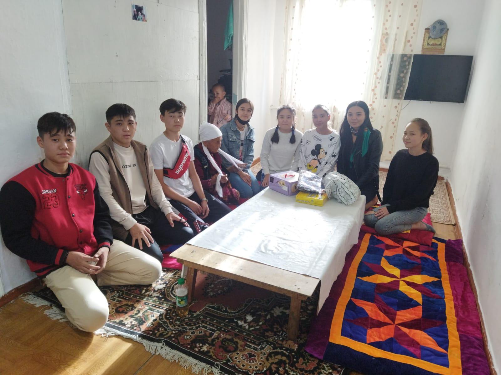 "Қарттарым - асыл қазынам!" атты қарттар күніне өткізілген қайырымдылық іс-шараға мәлімет