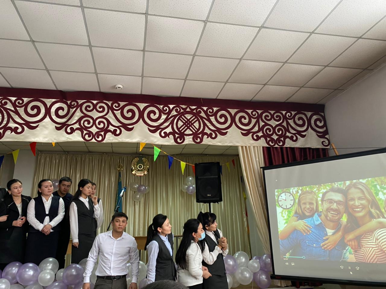 "Білімді жас-білікті маман" атты тақырыптағы жас мамандардың он күндігінің ашылу салтанаты