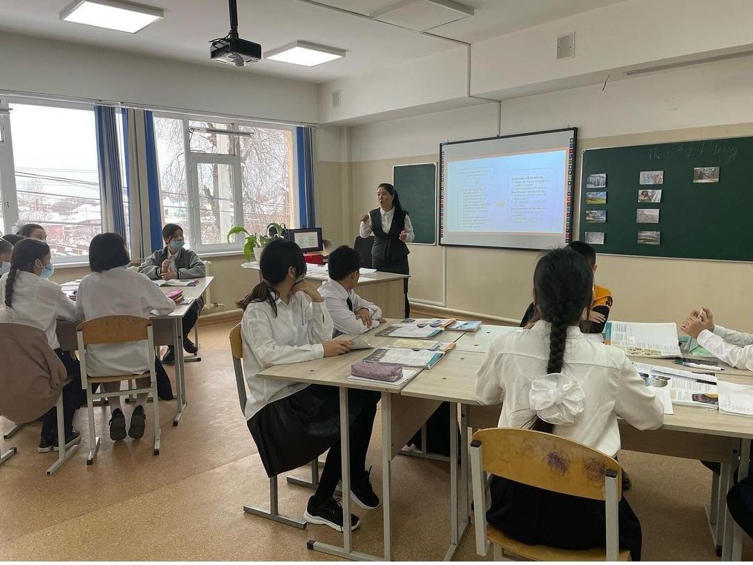 Ағылшын тілі пәнінің мұғалімі Дәмен Гүлжанаттың ашық сабағы