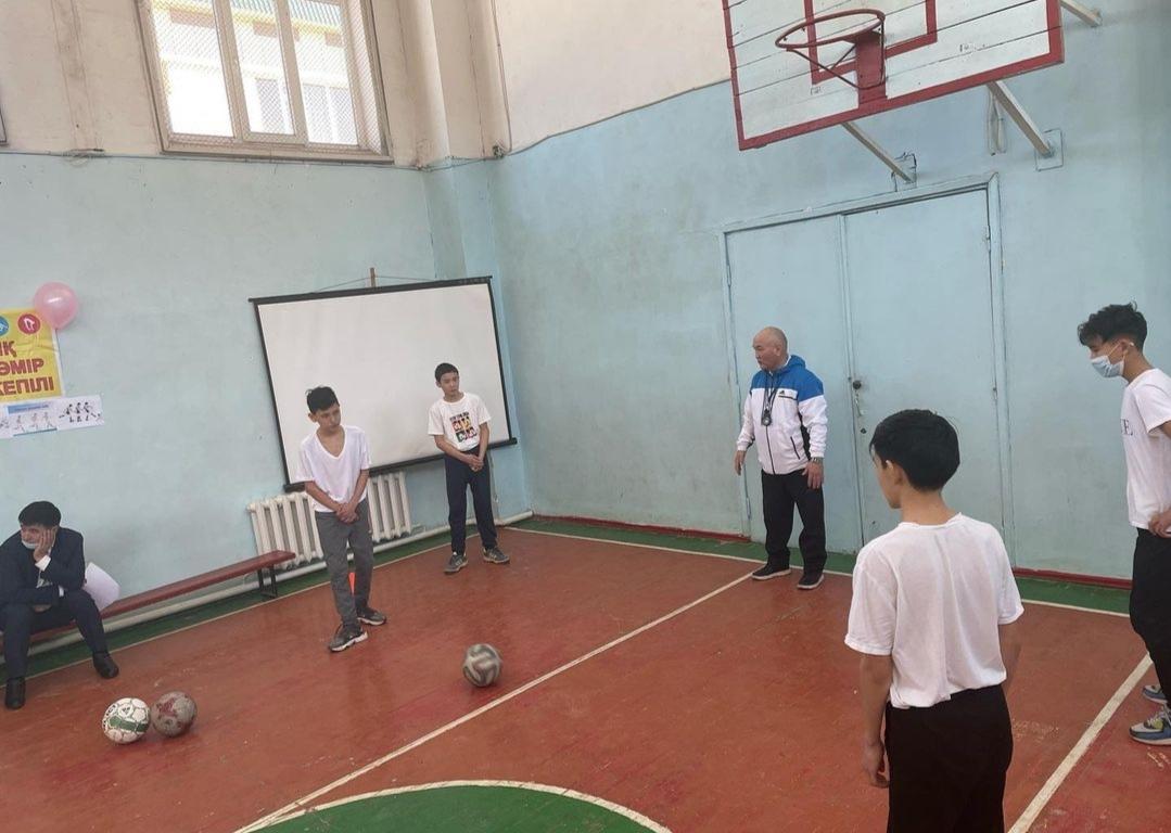 Дене шынықтыру пәнінің тәлімгерлері  жас мамандарға танымдық сабақ өткізді
